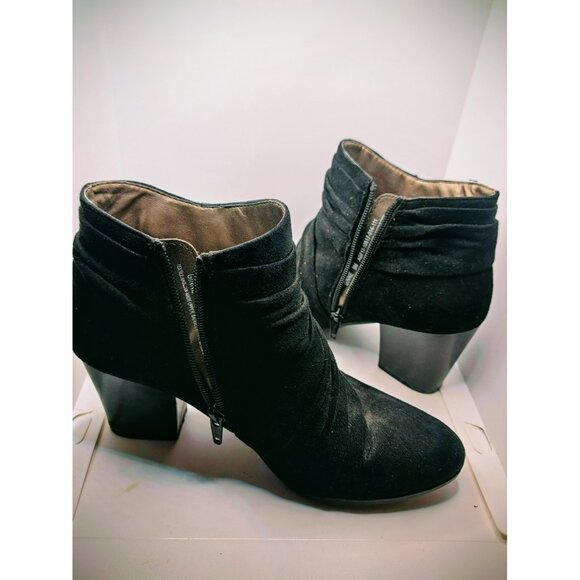 Andrew Geller Ginne Black Solid Suede Ankle Booties Side Zip Womens Size 9 M - Picture 5 of 10